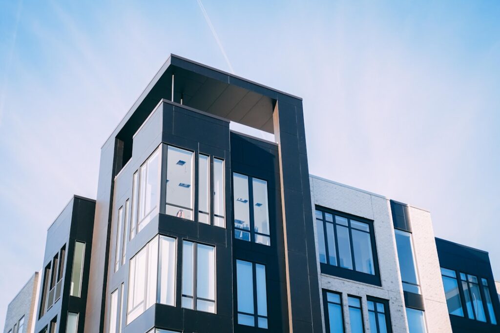 Photo Apartment building  Tips Beli Rumah Flat: Panduan Membeli Hartanah Teres Di Bandar image 142 1024x683