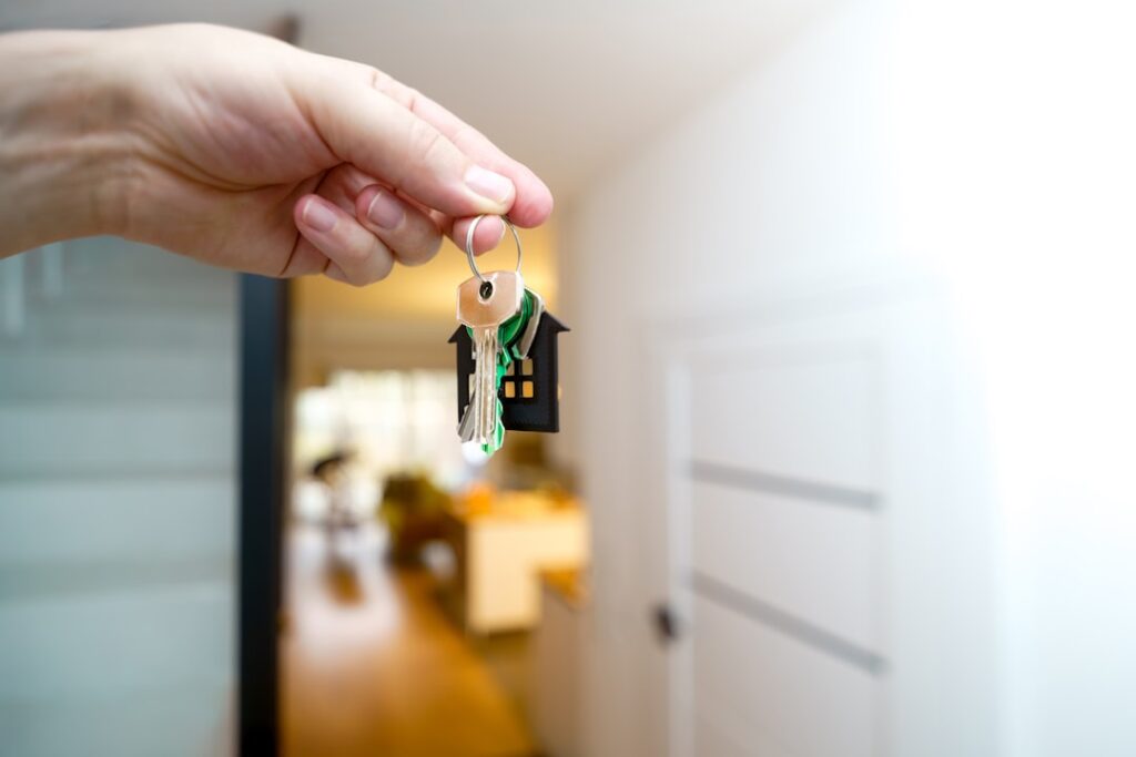 Photo House keys  Rumah Beli: Panduan Membeli Hartanah Terbaik image 156 1024x683
